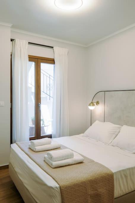 In Heart Of Old Town Saint Rocco's Chic Apartment Chania (Crete)