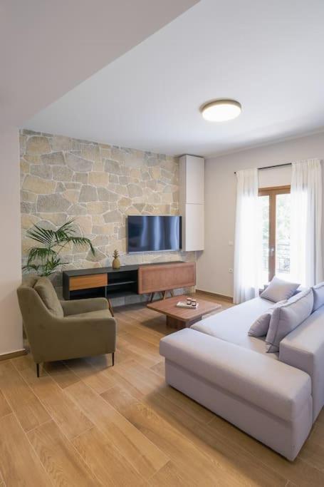 In Heart Of Old Town Saint Rocco's Chic Apartment