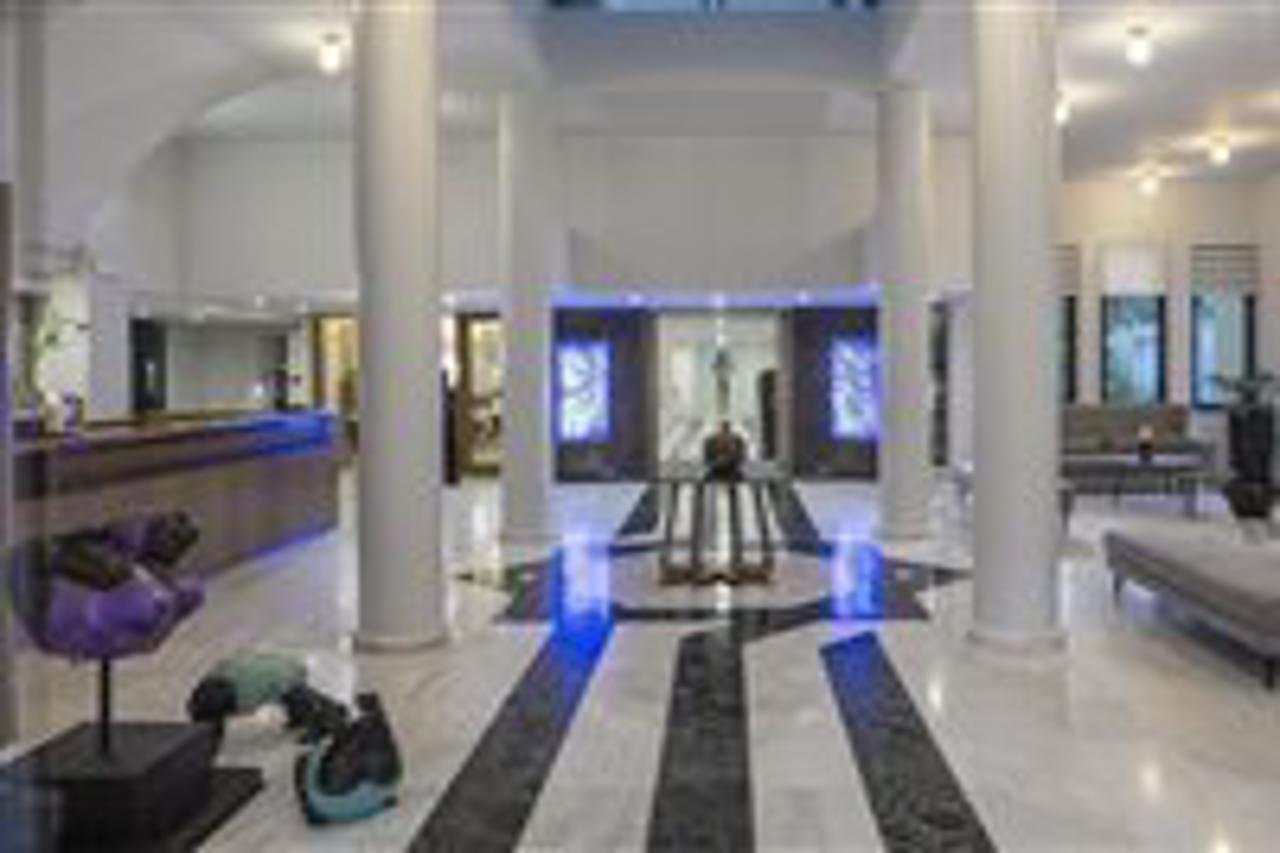 Hotel Avra Boutique 4*