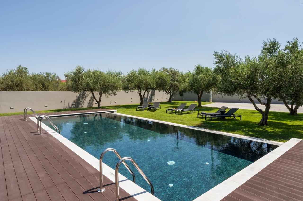 Eightyfour Living With Private Pool *