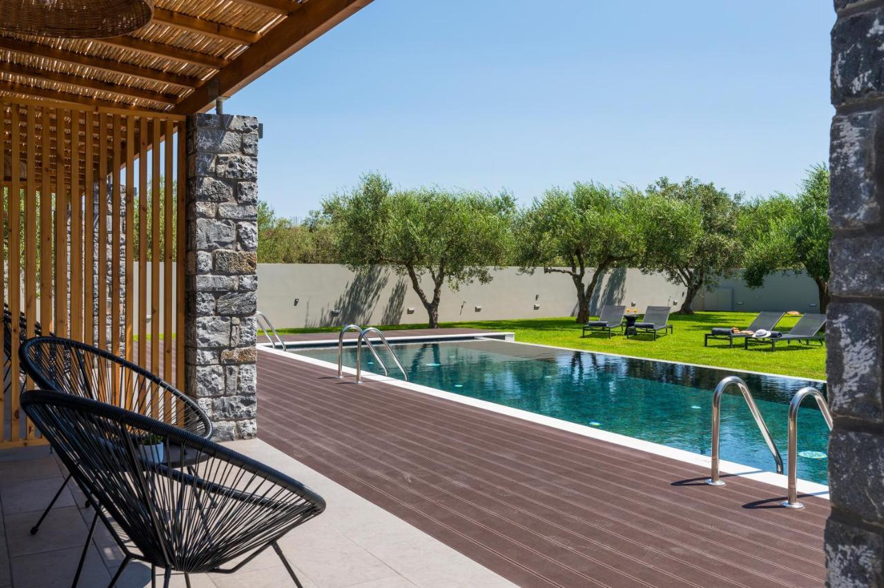 Villa Eightyfour Living With Private Pool