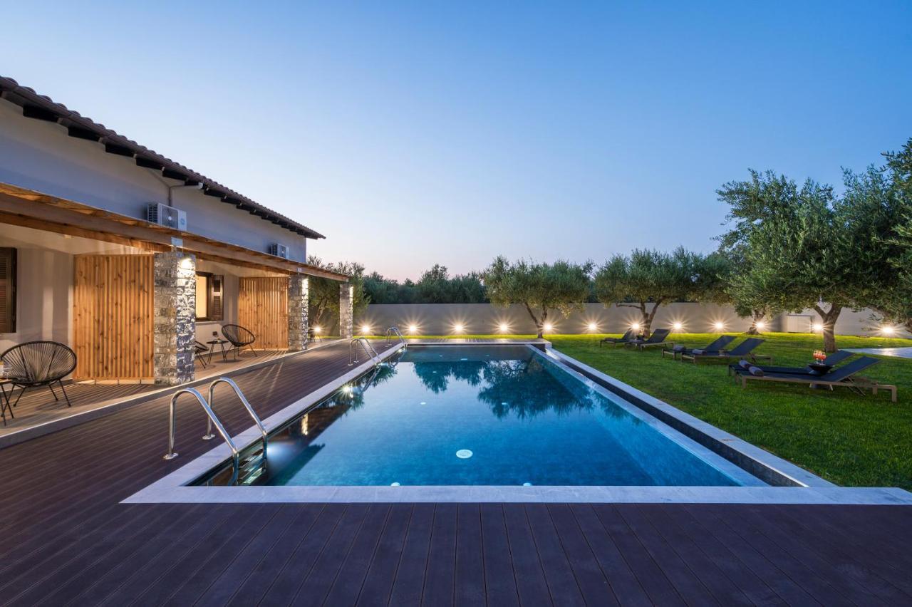 Villa Eightyfour Living With Private Pool *