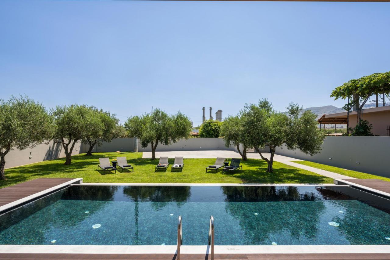 Villa Eightyfour Living With Private Pool