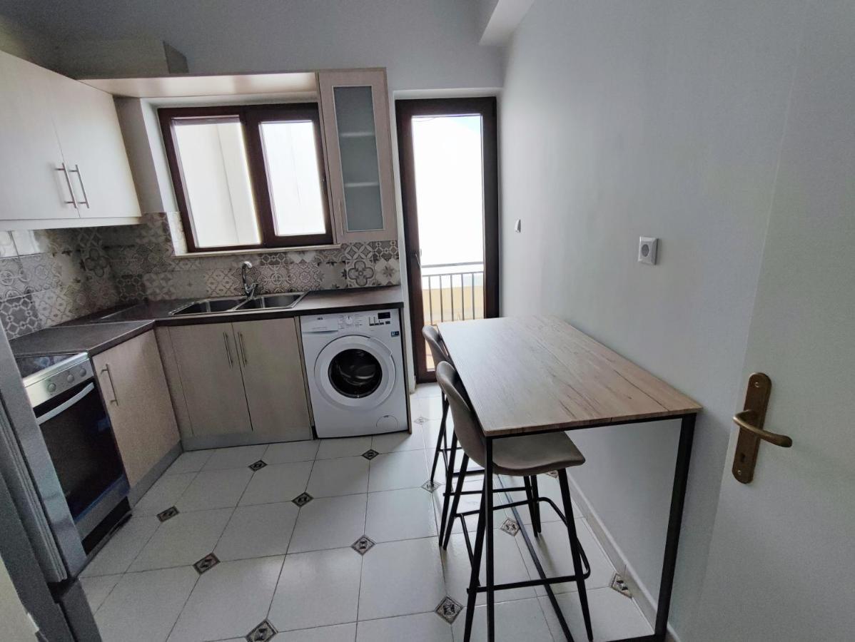 Watch Penthouse Center & Parking Apartment