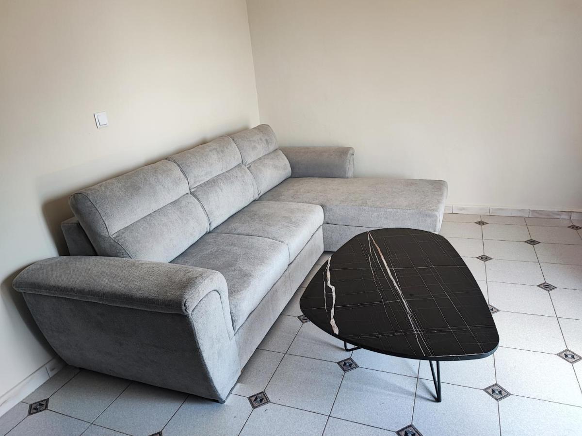 Watch Penthouse Center & Parking Apartment *
