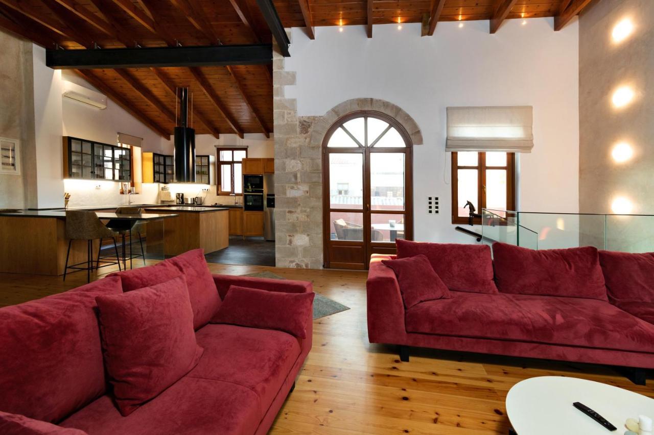 Luminous A House Of Luxury *