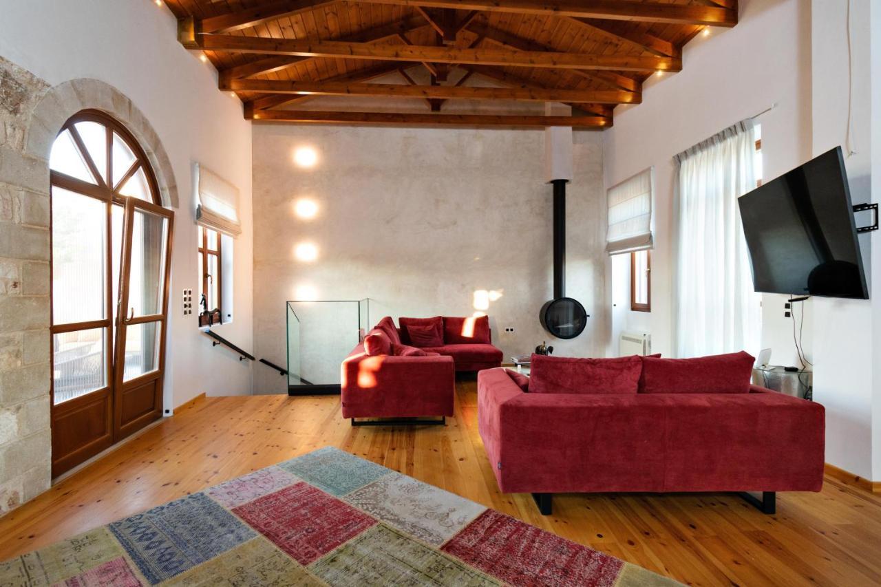 Luminous A House Of Luxury Apartment