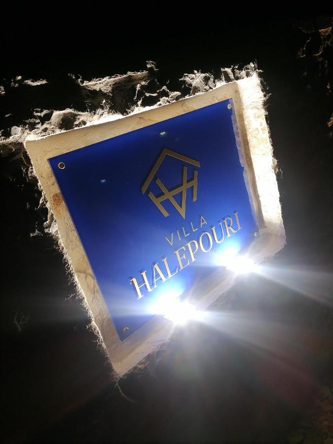 Halepouri *