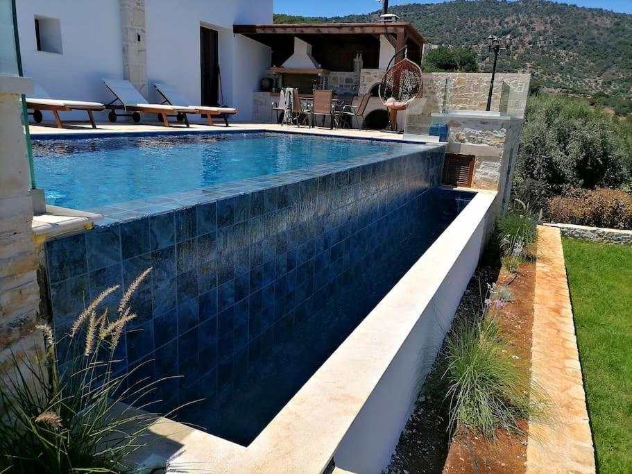 Halepouri Villa *