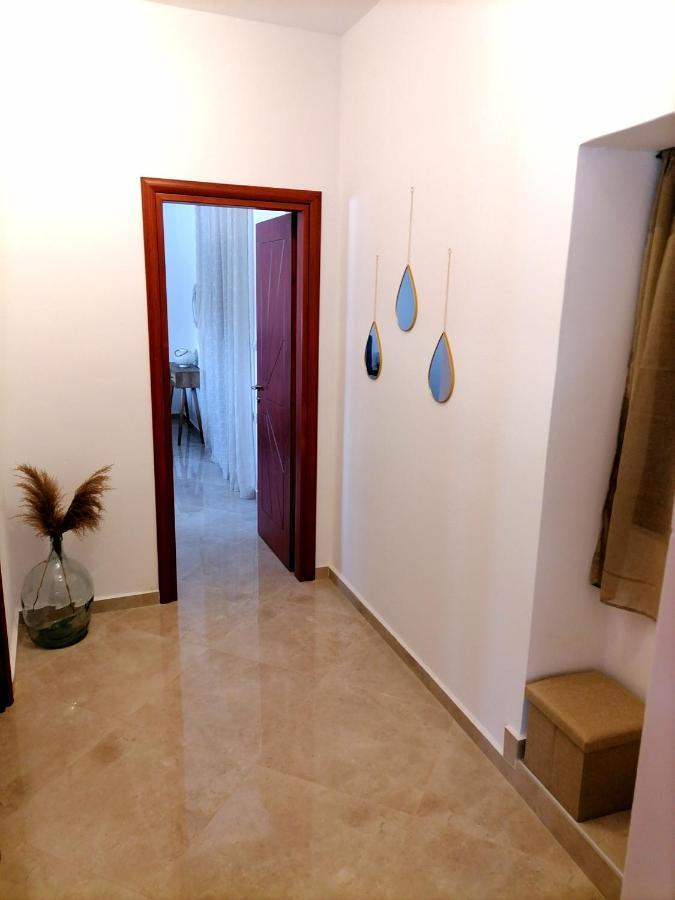 Halepouri Villa *