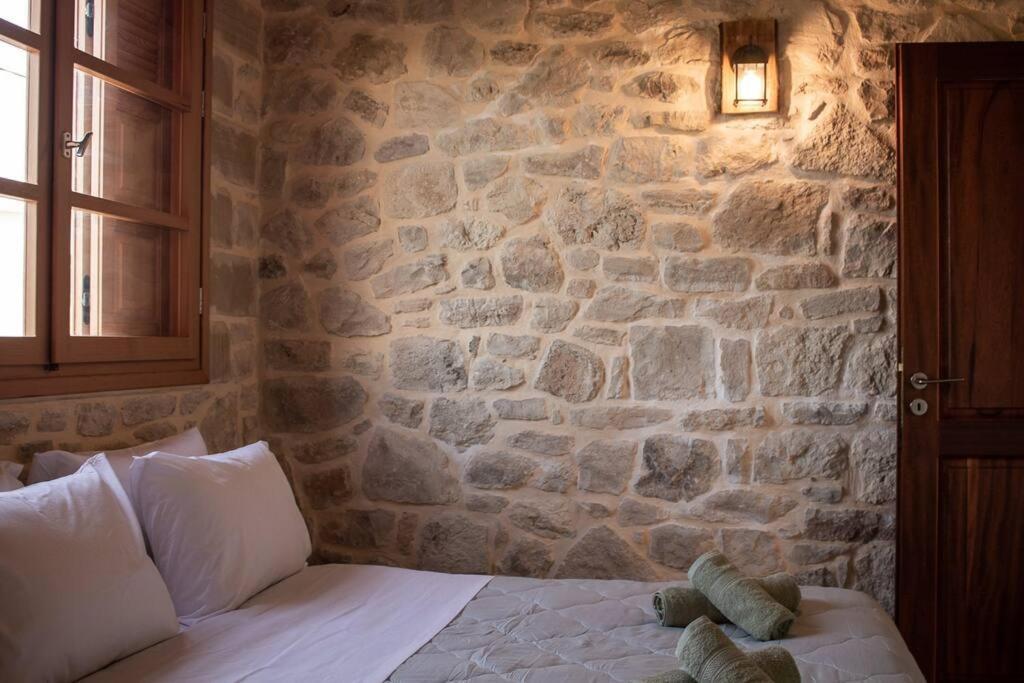 Amygdalia Traditional House Holiday home *