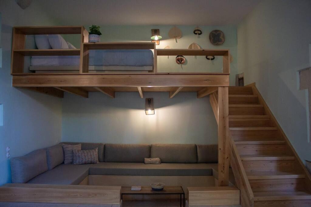 Amygdalia Traditional House Holiday home *