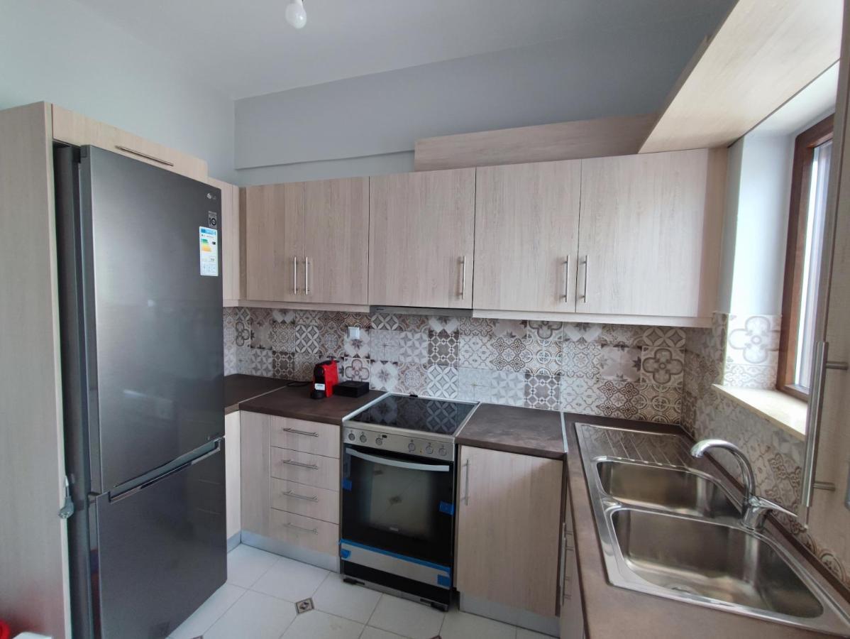 Watch Penthouse Center & Parking Apartment