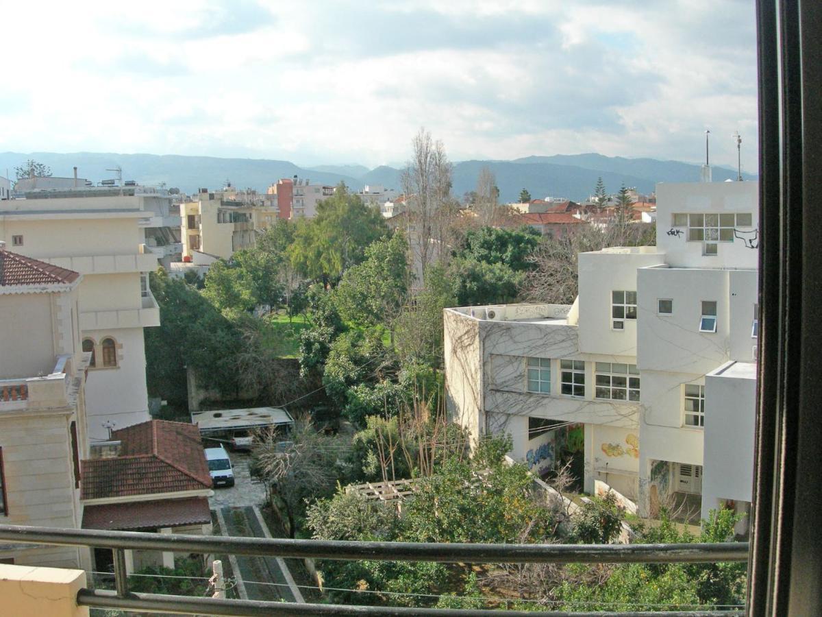 Watch Penthouse Center & Parking *