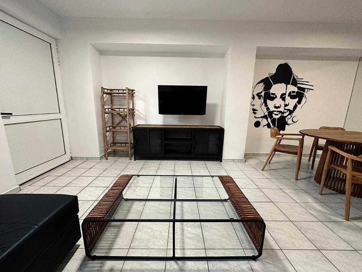Malibu Deluxe Apartment *