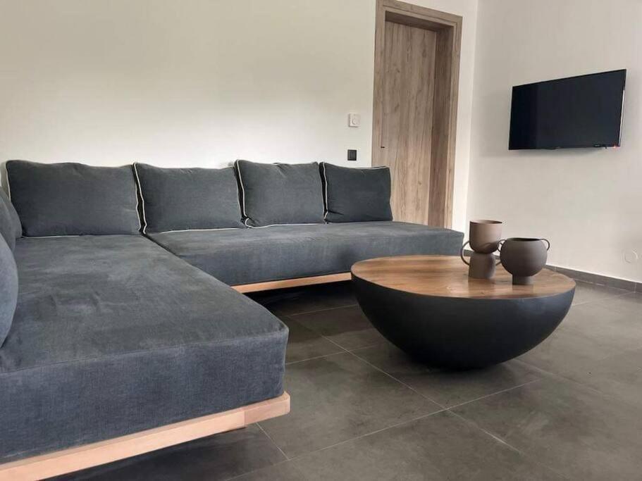 Ek Ornelakis, Luxury With Jacuzzi *