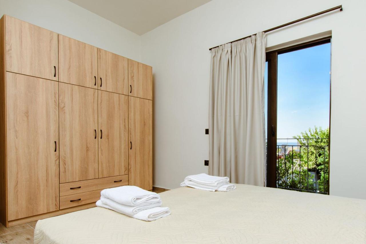 Apartment Krinis Next The Old Harbour Chania (Crete)