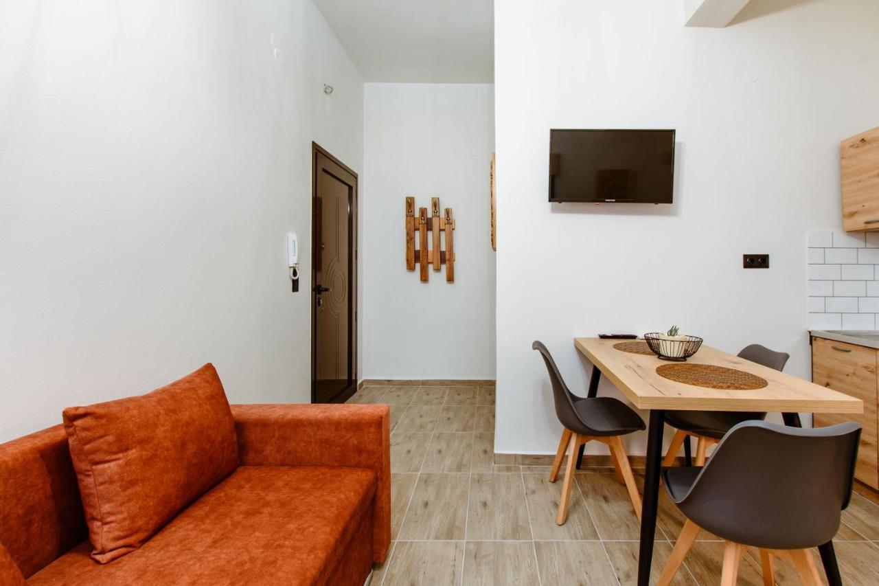 Krinis Next The Old Harbour Apartment *