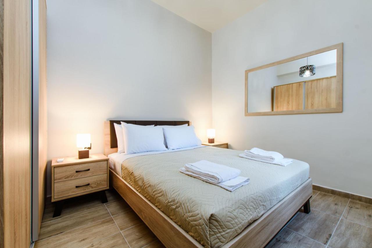 Krinis Next The Old Harbour Apartment