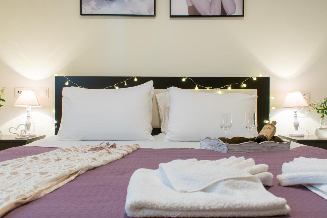 Apartment Blue Iris: Stylish Just 10 Minutes Walk From Old Town Chania *