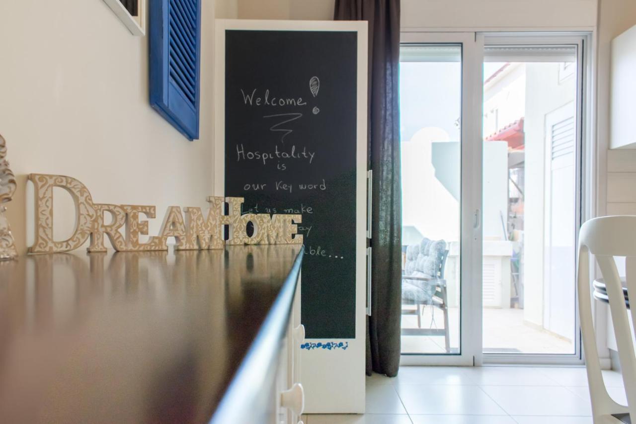 Blue Iris: Stylish Just 10 Minutes Walk From Old Town Chania *