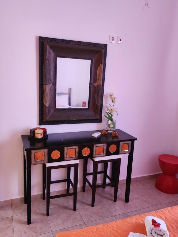 Apartment Nora In Almyrida *