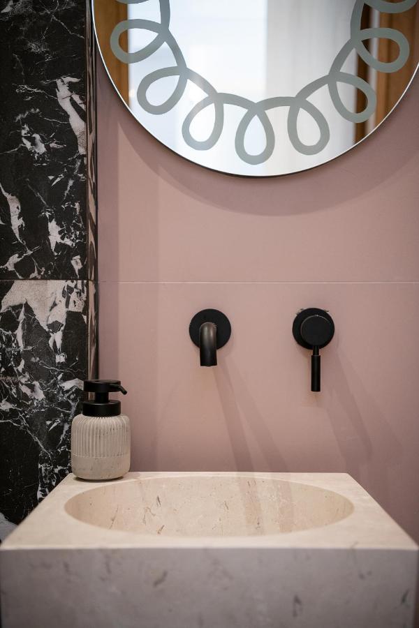 Domi Luxury By Cura Collection *