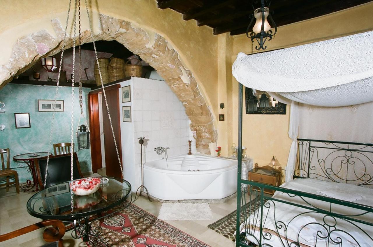 Ifigenia Trad.rooms In Oldtown By.marios Homestay *