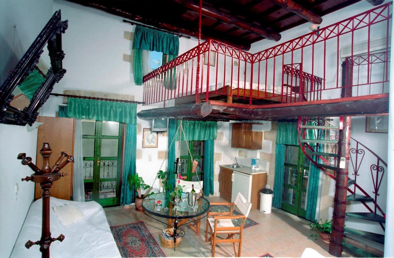 Ifigenia Trad.rooms In Oldtown By.marios Homestay