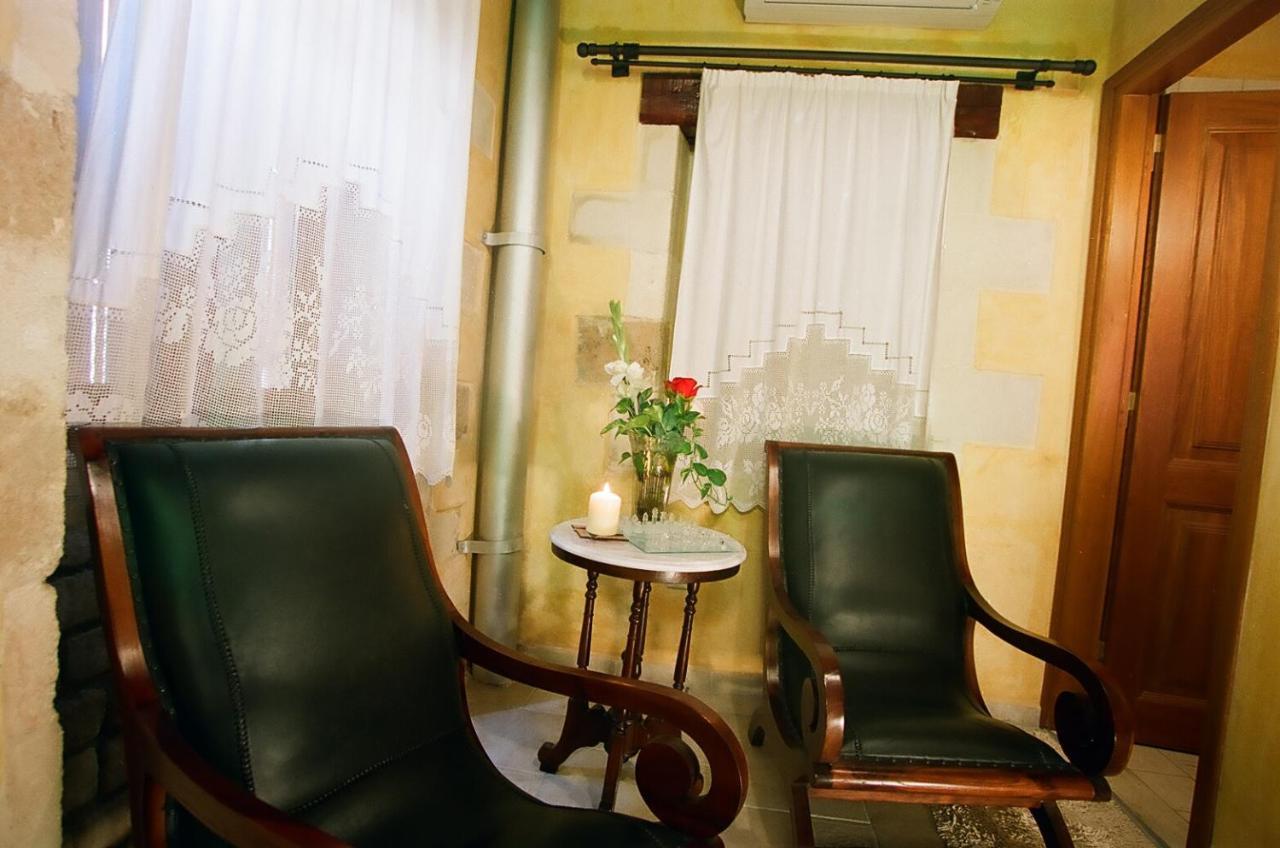 Homestay Ifigenia Trad.rooms In Oldtown By.marios *