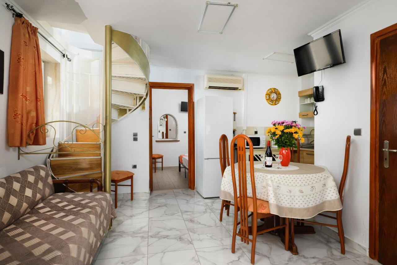 Matzi House *