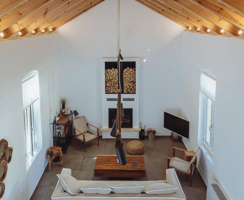 Charming Kiklamino In Agios Mattheos *