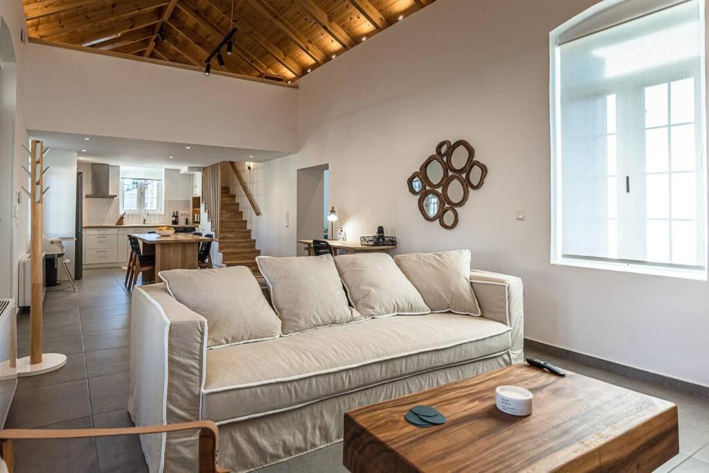 Charming Kiklamino In Agios Mattheos Holiday home Chania (Crete)