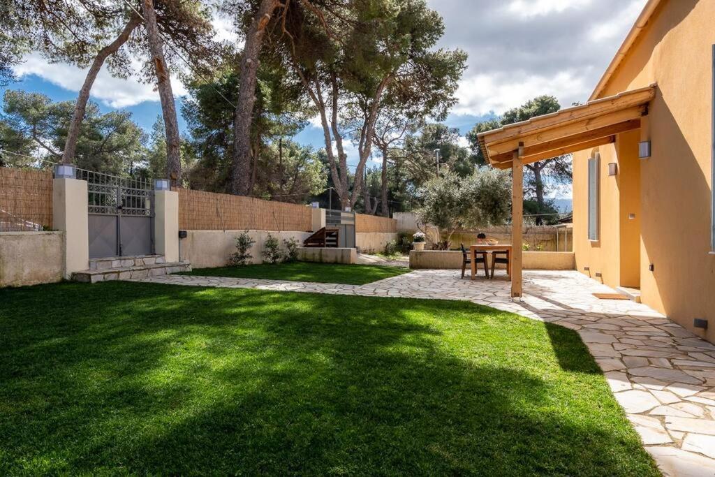 Charming Kiklamino In Agios Mattheos Holiday home Chania (Crete)