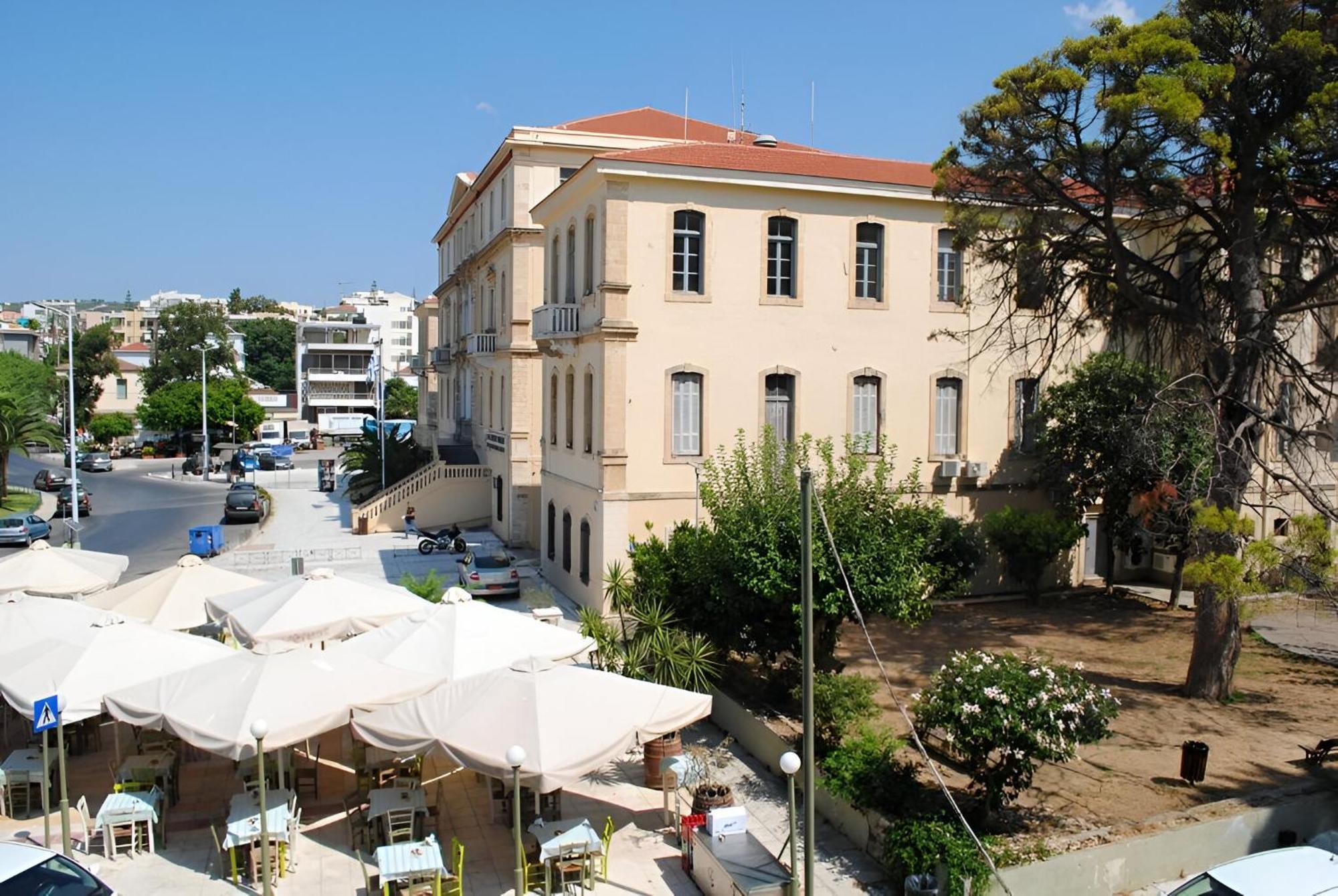Marita's - Dikastirion Apartment Chania (Crete)