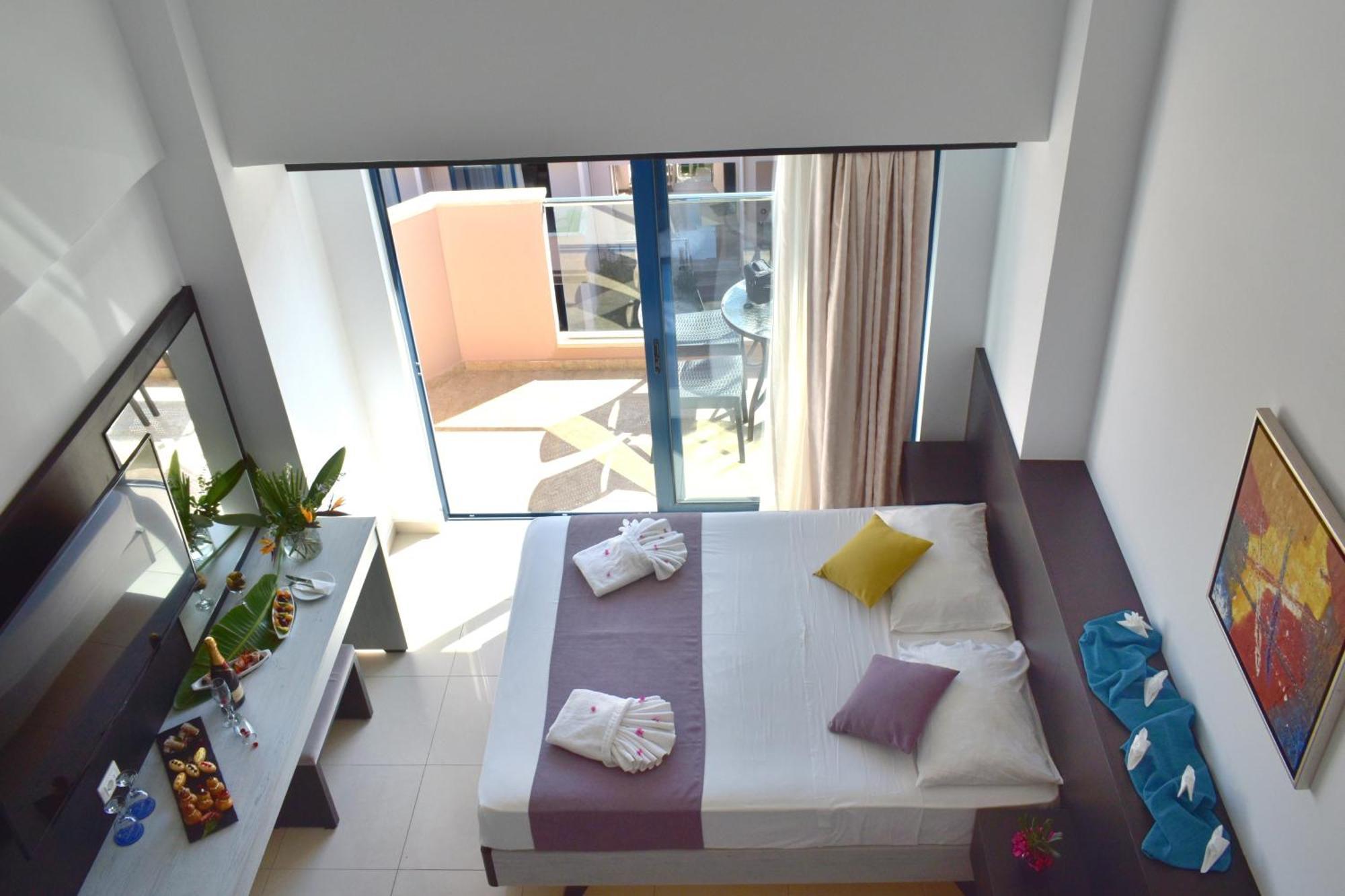 Hotel Chc Galini Sea View 5*