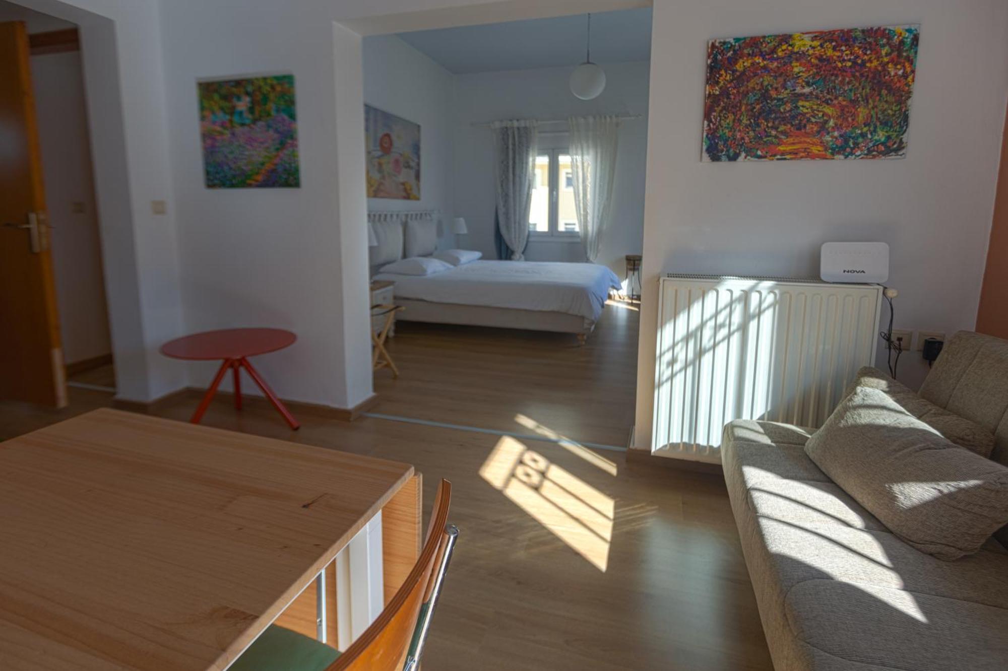 In And Out Apartment