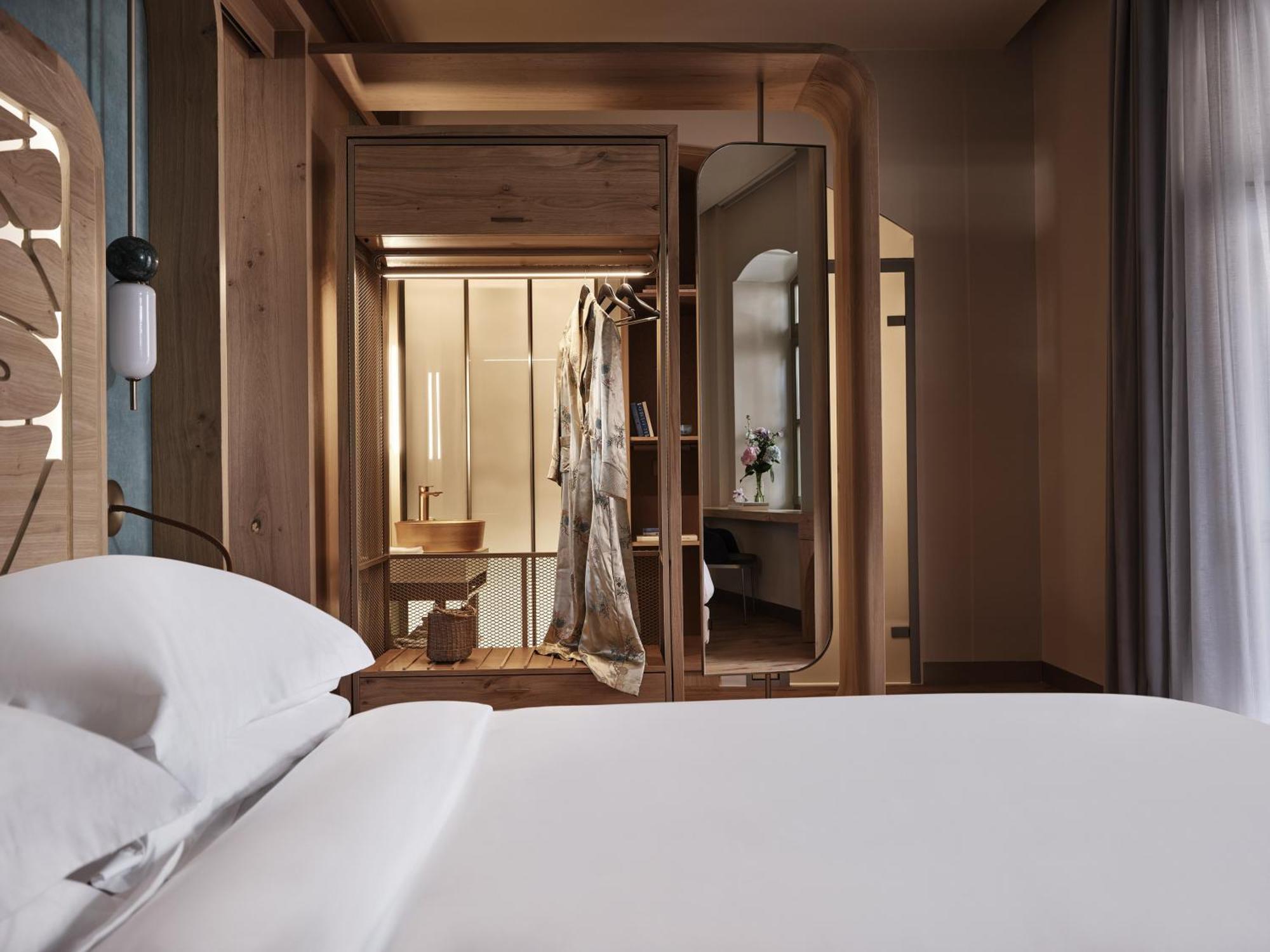 Domus Blanc Boutique Hotel 5*