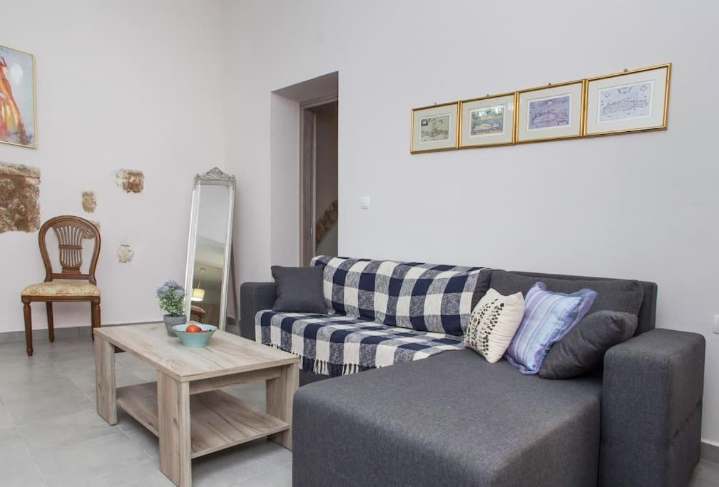 Kalliston House With A Yard Vakantiehuis Chania (Crete)