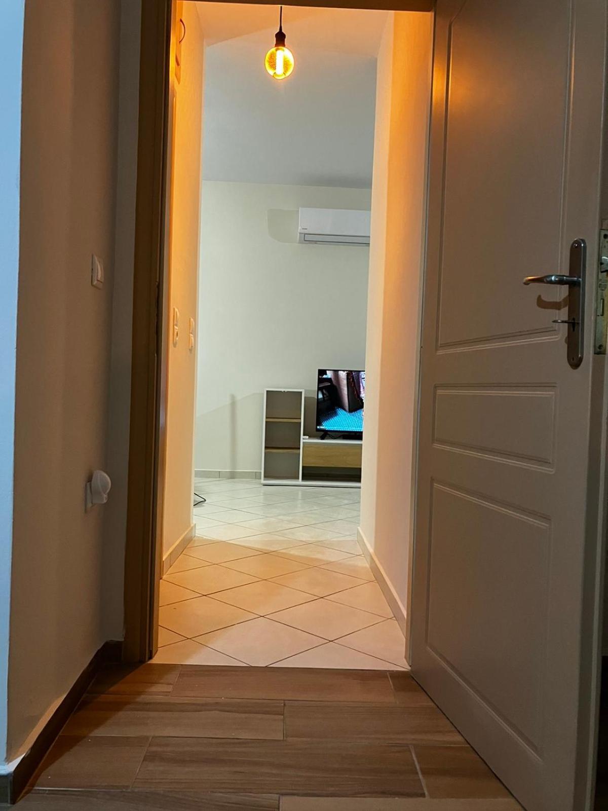 Stephanie's Place - Charming With Sea View Apartment *