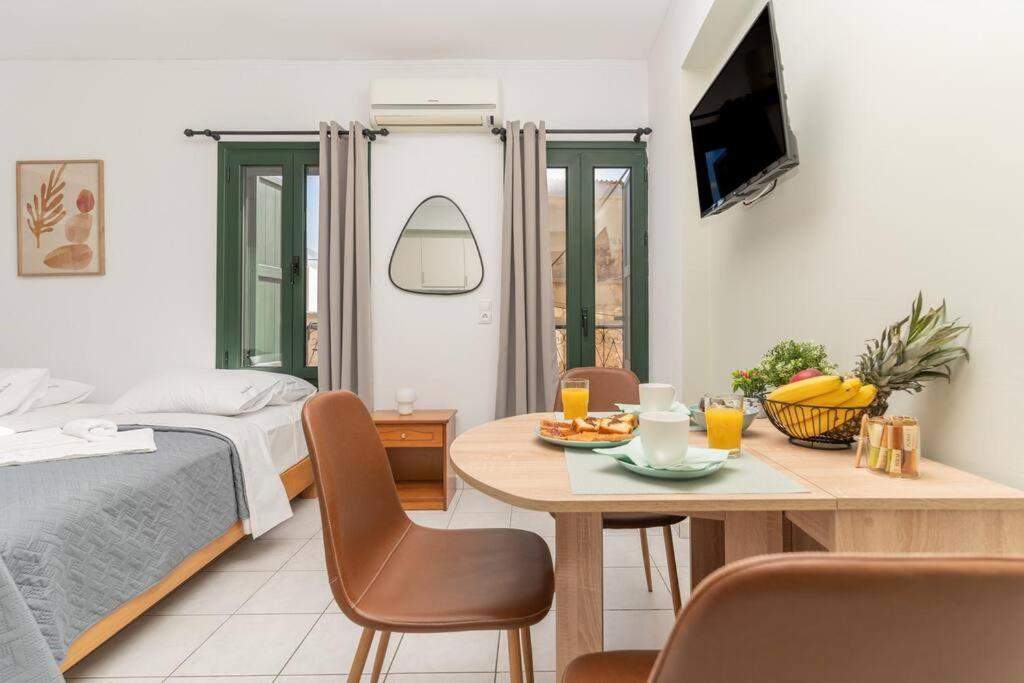Manoli's Old Port Chania Apartment