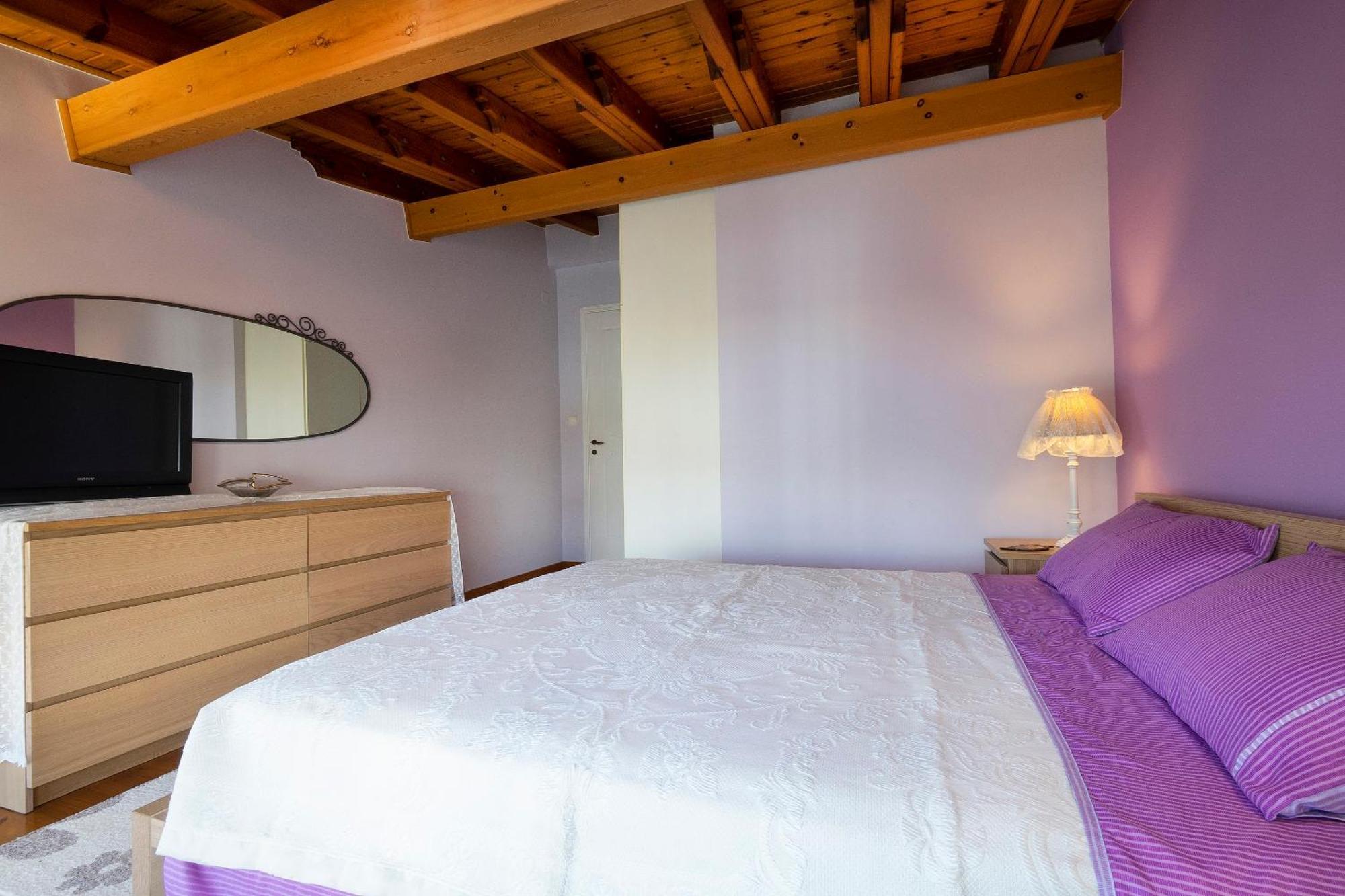 Purple Chania Apartment