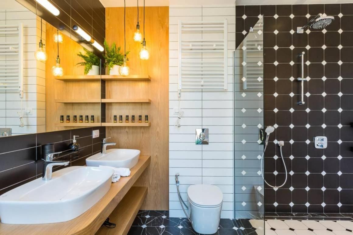 Blueskyline Owner's Listing, By Hellocrete Chania (Crete)