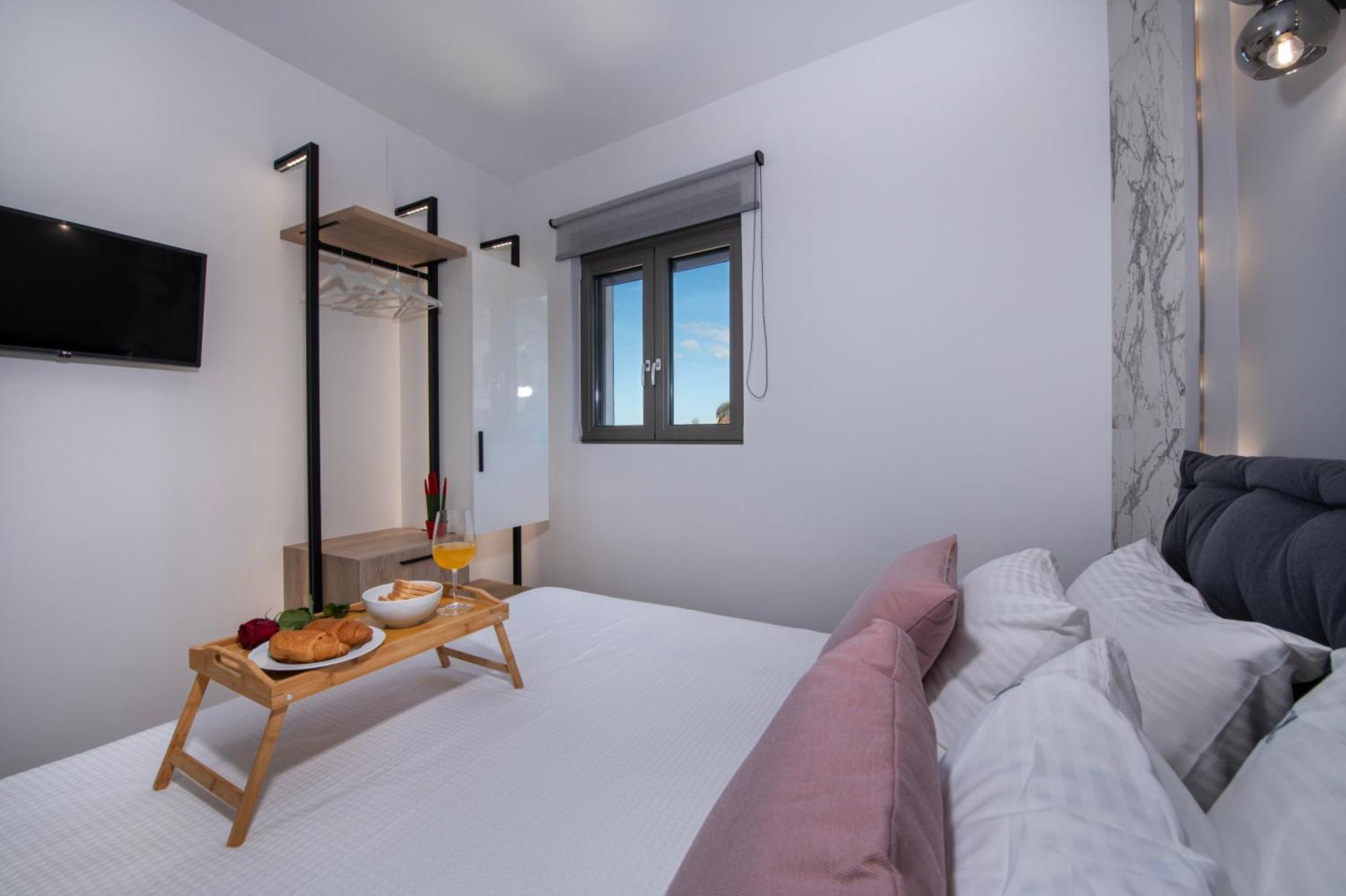 Alpha Apartment *
