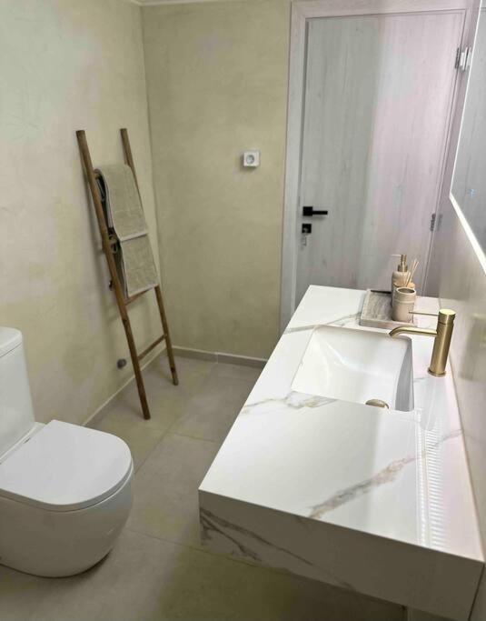 Linear Flat - Center - Private Parking Apartment Chania (Crete)