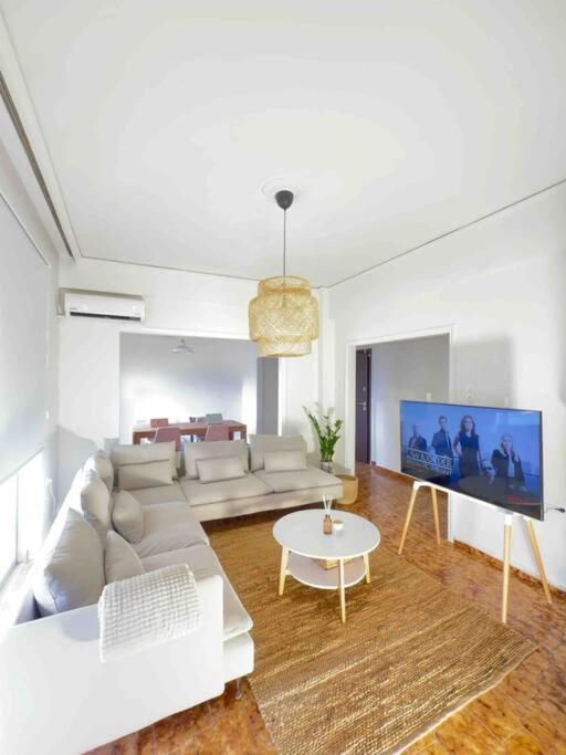 Linear Flat - Center - Private Parking Apartment