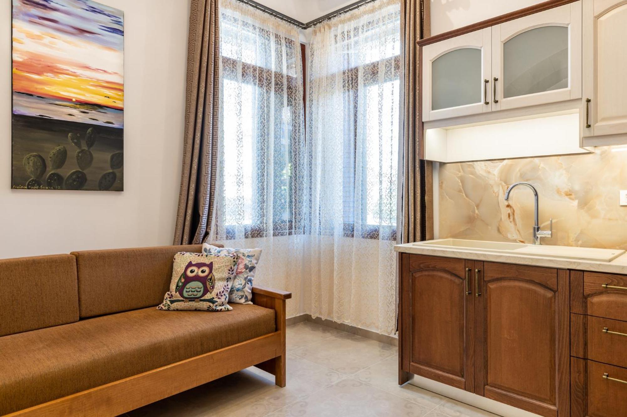 The Owl House Near Chania Centre Apartment *