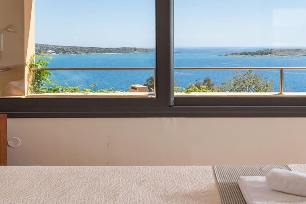 Villa Chloe By The Sea *