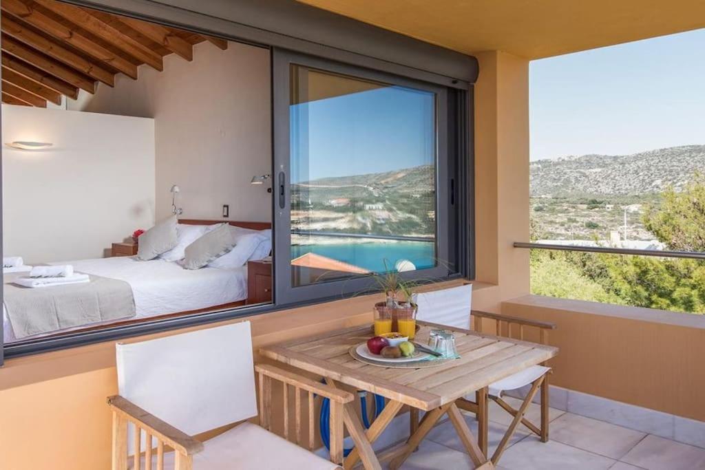 Chloe By The Sea Villa *