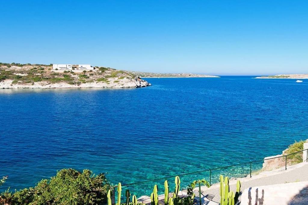 Chloe By The Sea Villa *